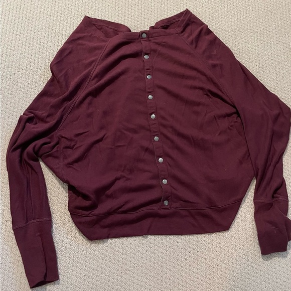 MPG exercise top (size large) - Picture 6 of 6